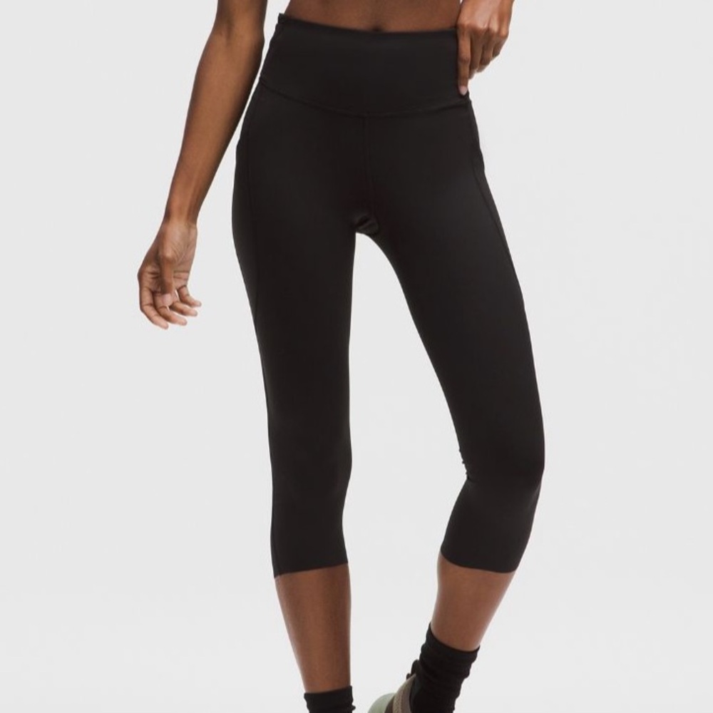 Lululemon Fast and Free High Rise Crop 19” Pockets in Black